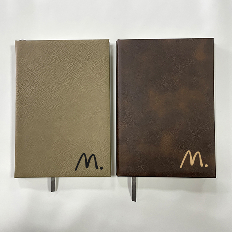 レーザー加工可能なレザーレット 5 1/4 x 8 1/4 スケッチ ブック