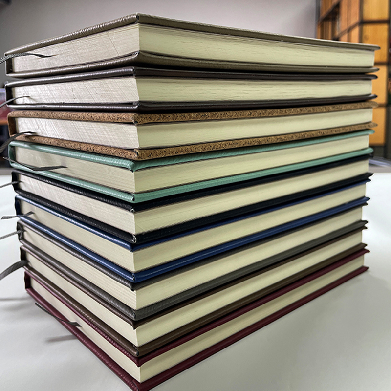 レーザー加工可能なレザーレット 5 1/4 x 8 1/4 スケッチ ブック