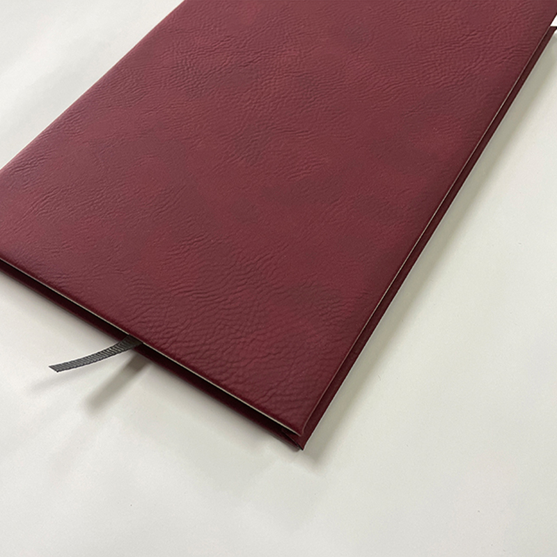 レーザー加工可能なレザーレット 5 1/4 x 8 1/4 スケッチ ブック